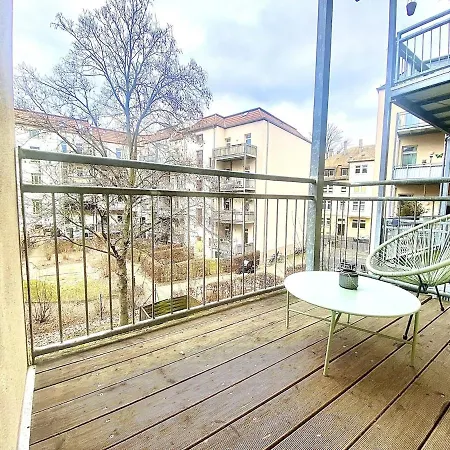 Modern & Spacious In Supreme Location Leipzig