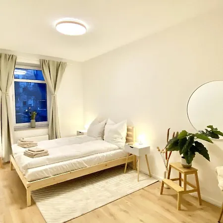 Apartment Modern & Spacious In Supreme Location