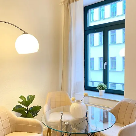 Modern & Spacious In Supreme Location *