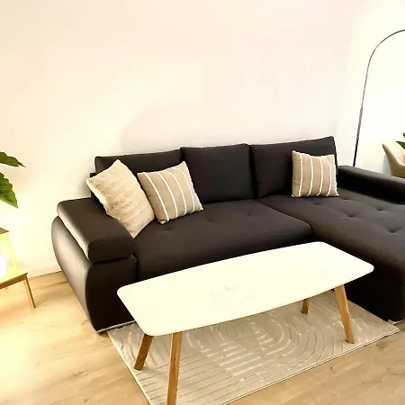 Modern & Spacious In Supreme Location * Leipzig
