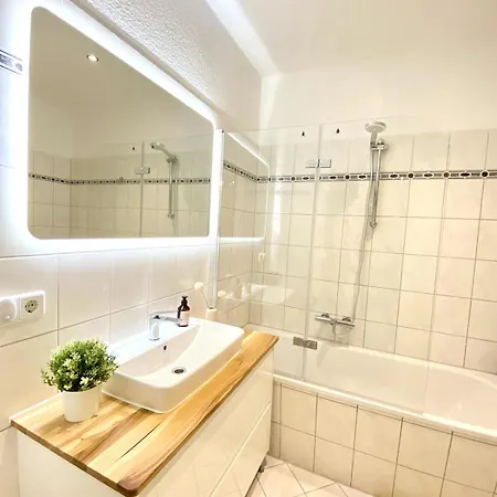 Modern & Spacious In Supreme Location Appartamento