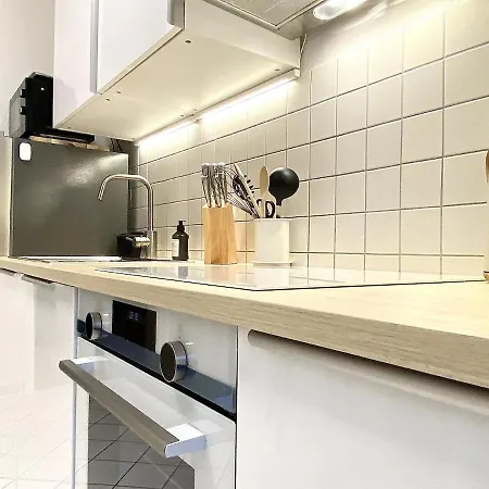 Modern & Spacious In Supreme Location